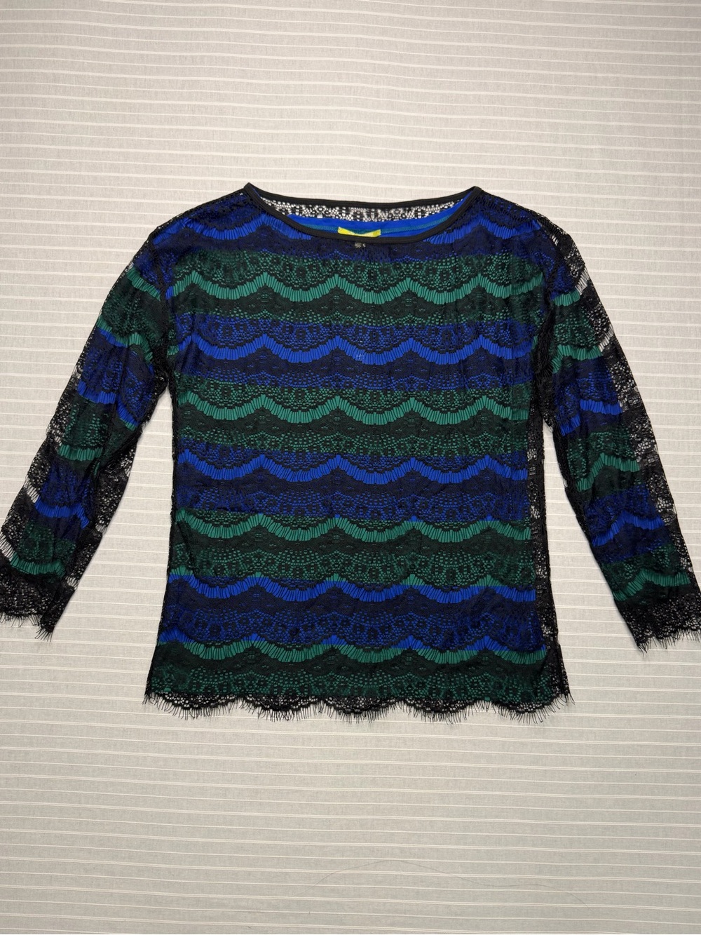 Gianni Bini Lace Overlay Top – Size Small 💙💚